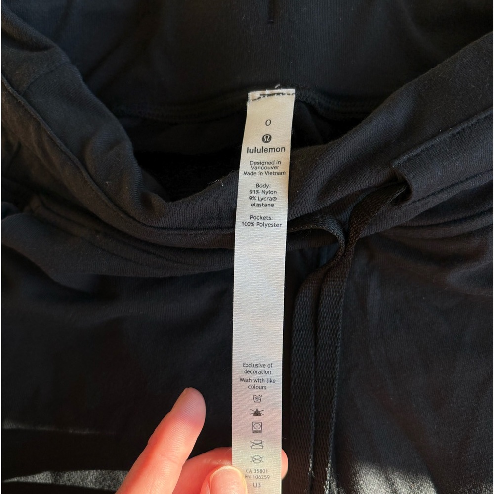 Black lululemon joggers - Picture 4 of 5